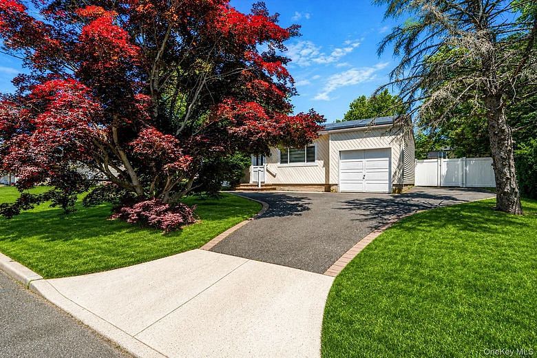 15 Edwin Avenue