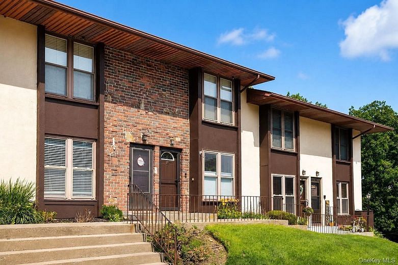 15 Eucalyptus Court #15