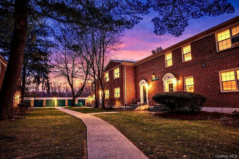 15 Fieldstone Drive #143