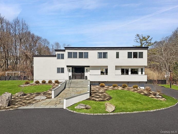 15 Haights Cross Road