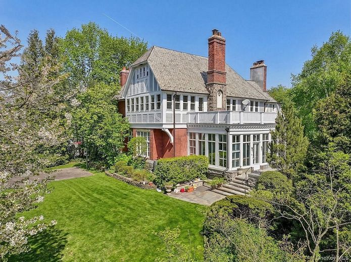 15 Hemlock Road