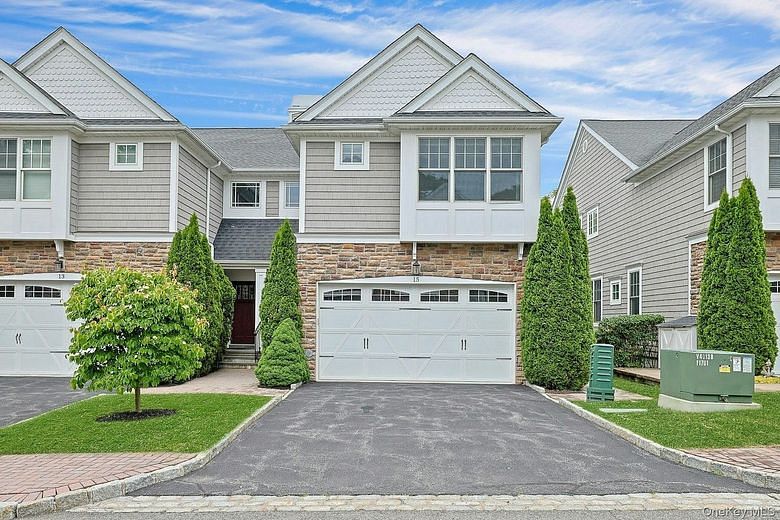 15 Hidden Ridge Court