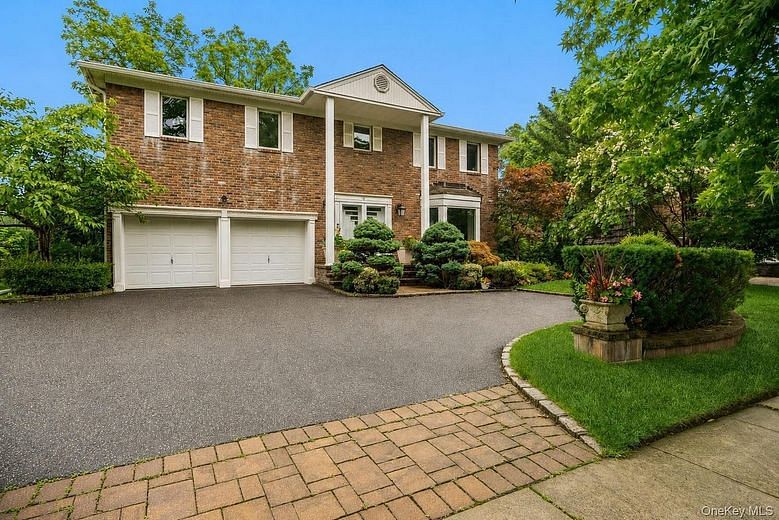 15 Hunt Court