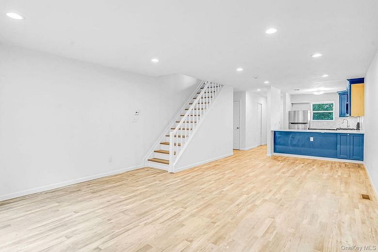 15 Leeward Lane #15