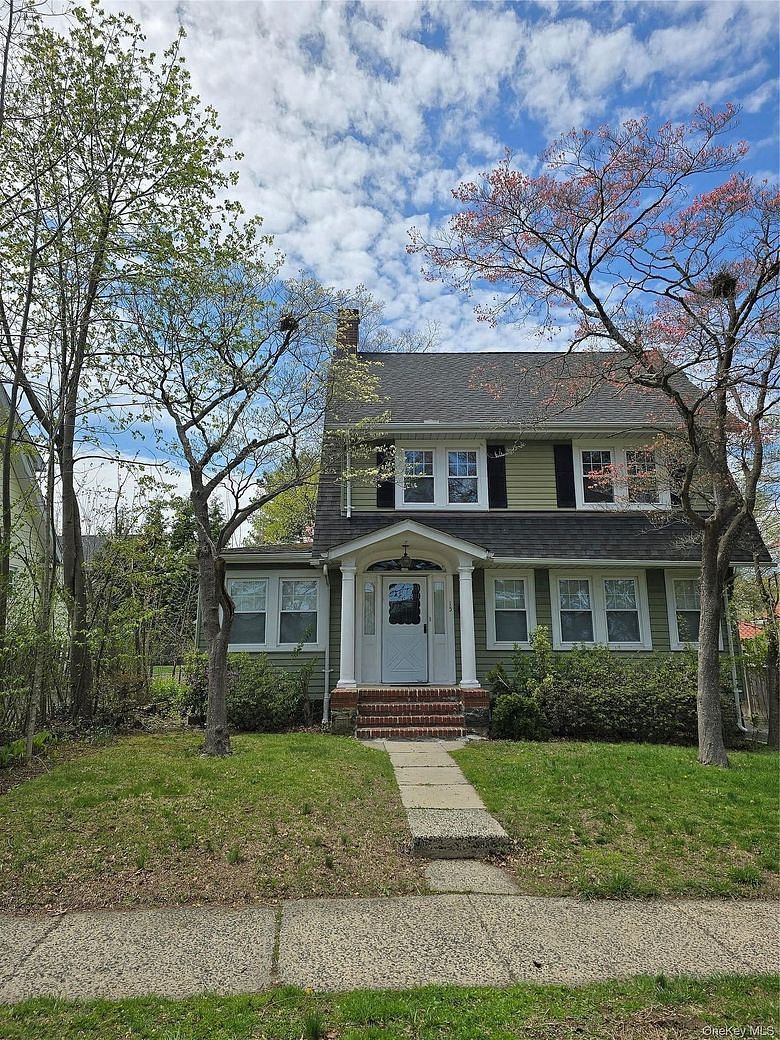 15 Roosevelt Avenue