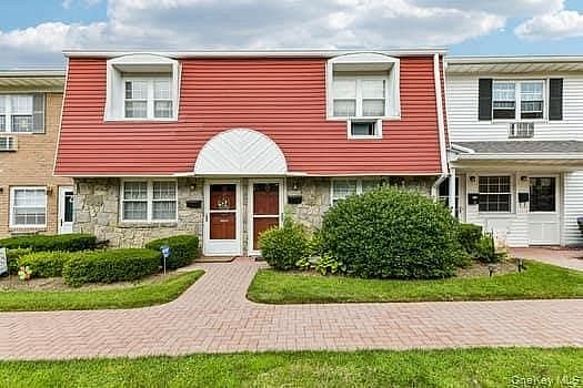 15 Springwood Drive