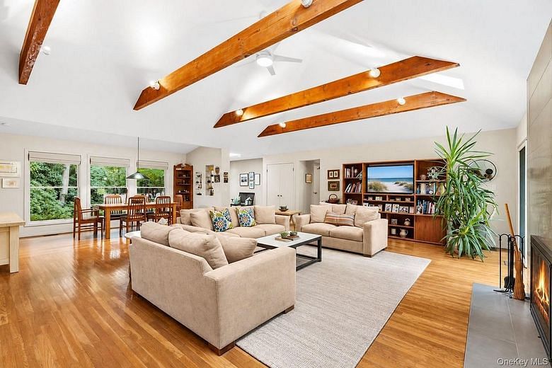 15 Springwood Way