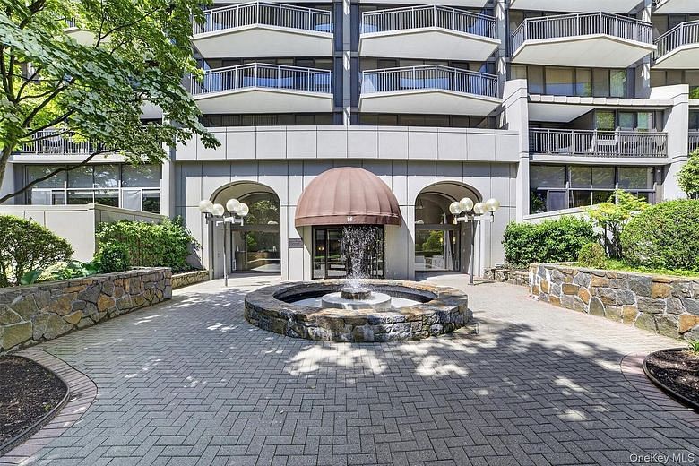 15 Stewart Place #7H