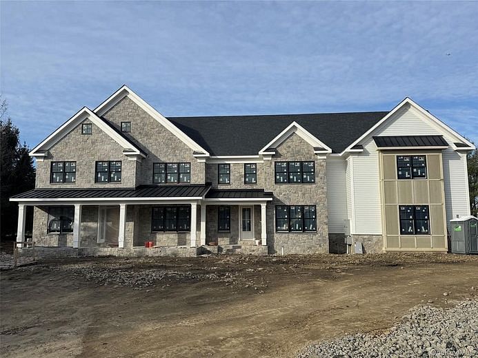 15 Stone Bridge Road