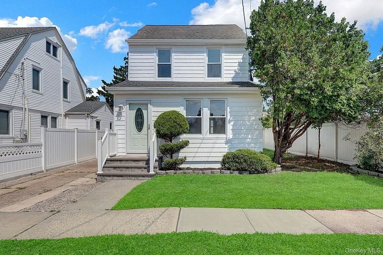 15 Stratford Avenue