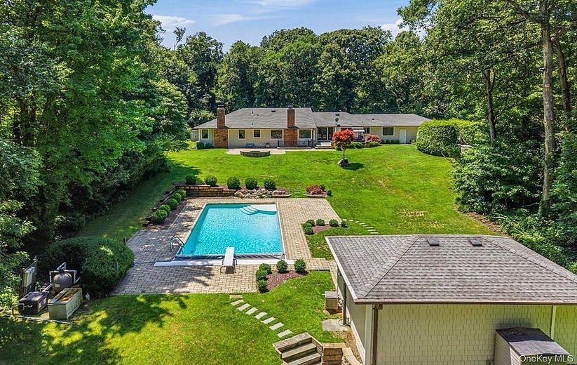 15 Tiber Road