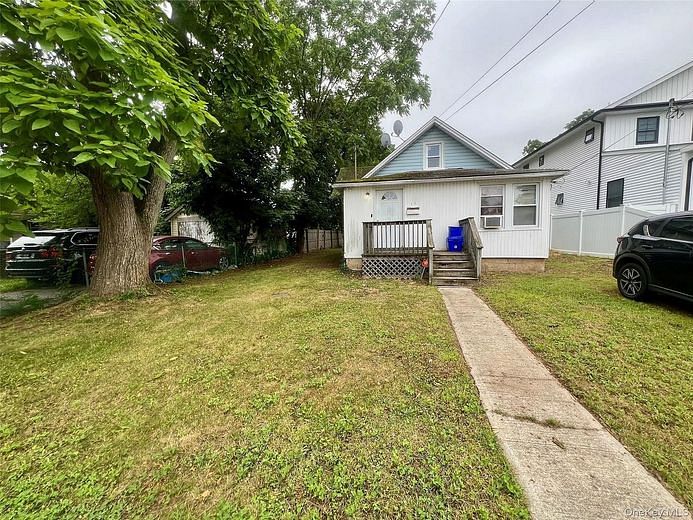 15 Westfield Avenue