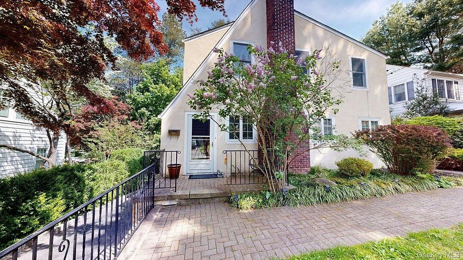 15 Woodbine Road