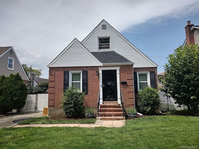 15 Yale Boulevard