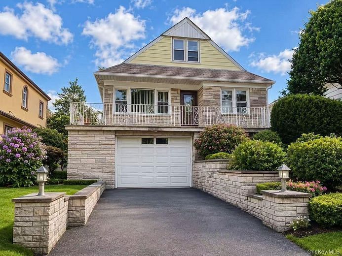 150-32 8th Avenue