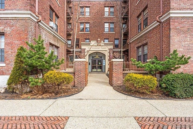 150 Burns Street #6H