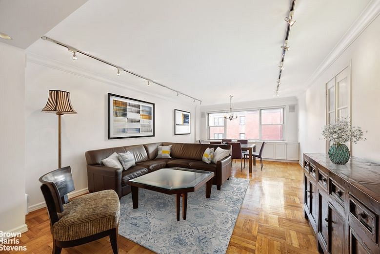 150 East 61st Street #5F