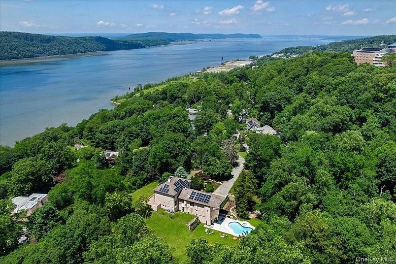 150 Pinecrest Drive