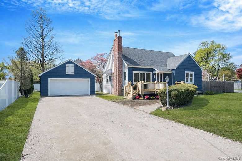 150 Spur Drive S