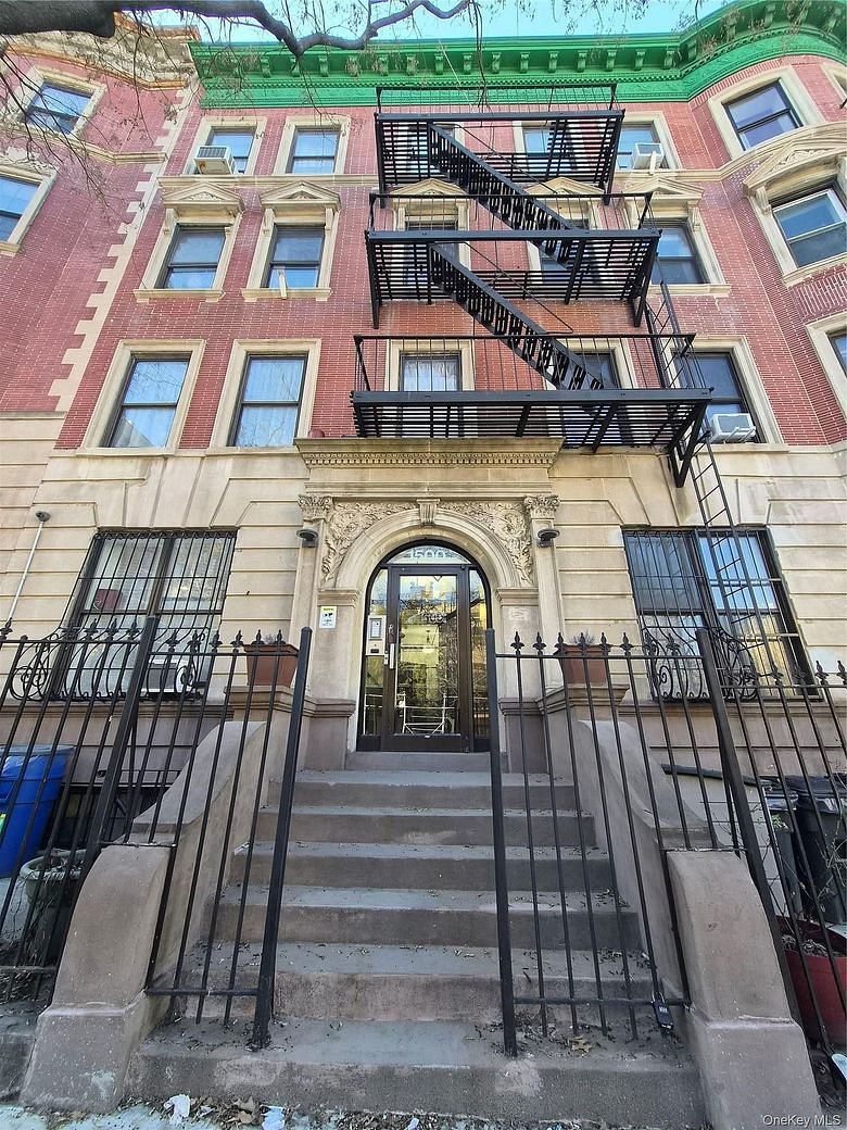 1500 Bedford Avenue #1E