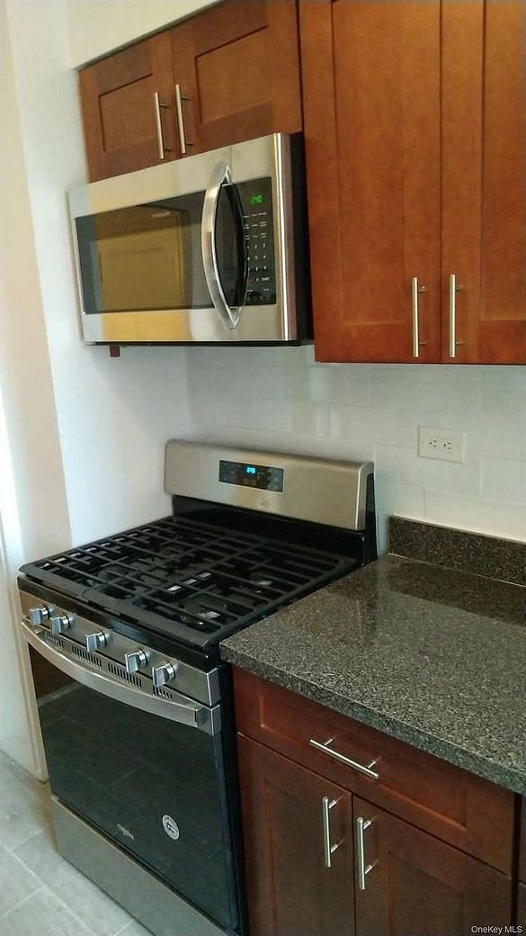 1501 Metropolitan Avenue #11G