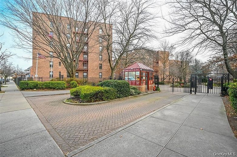 15030 71st Avenue #2G