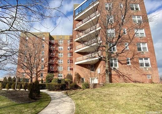 Image 1 of 9 for 151-05 Cross Island Pkw #P2 in Queens, Whitestone, NY, 11357