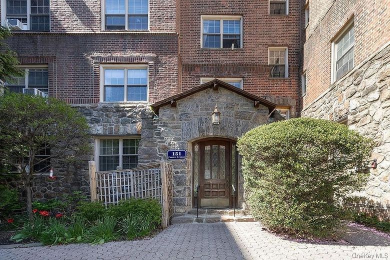 151 Centre Avenue #4B
