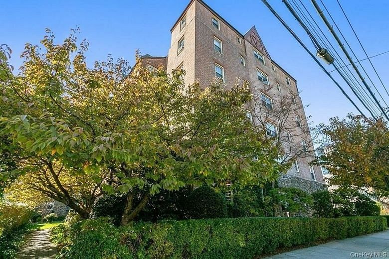 151 Centre #6F