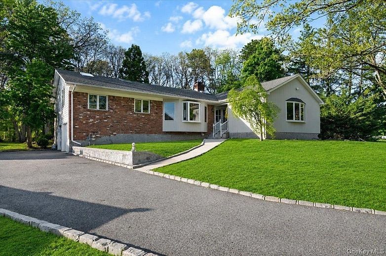 151 Seaman Neck Road