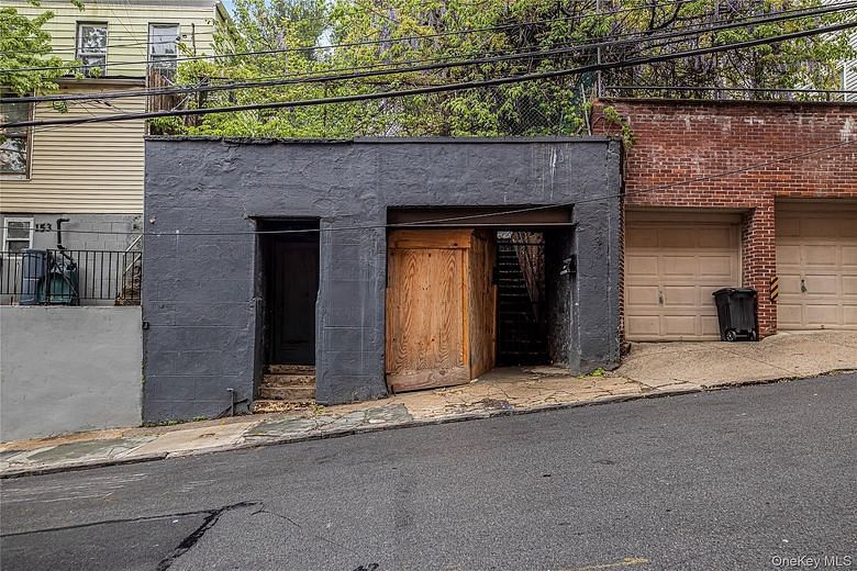 151 Summit Place