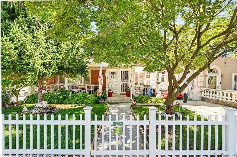 1514 Robertson Place