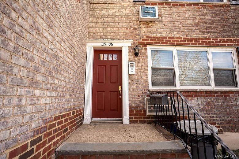 152-06 Jewel Avenue #83A