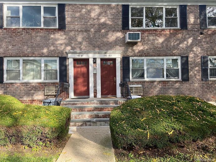 152-63 Jewel Avenue #1FL