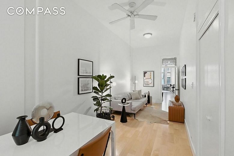 152 North 9th Street #1R