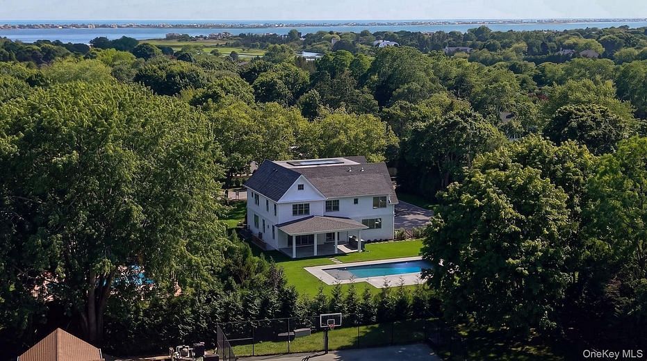 152 South Road