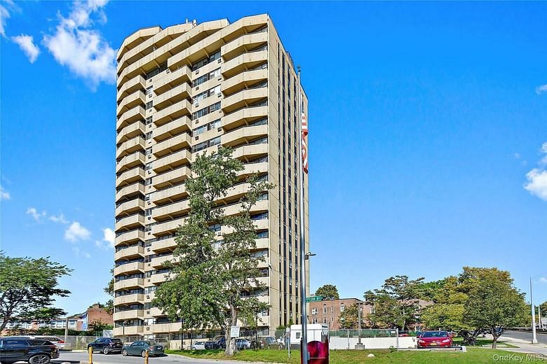 1523 Central Park Avenue #3E