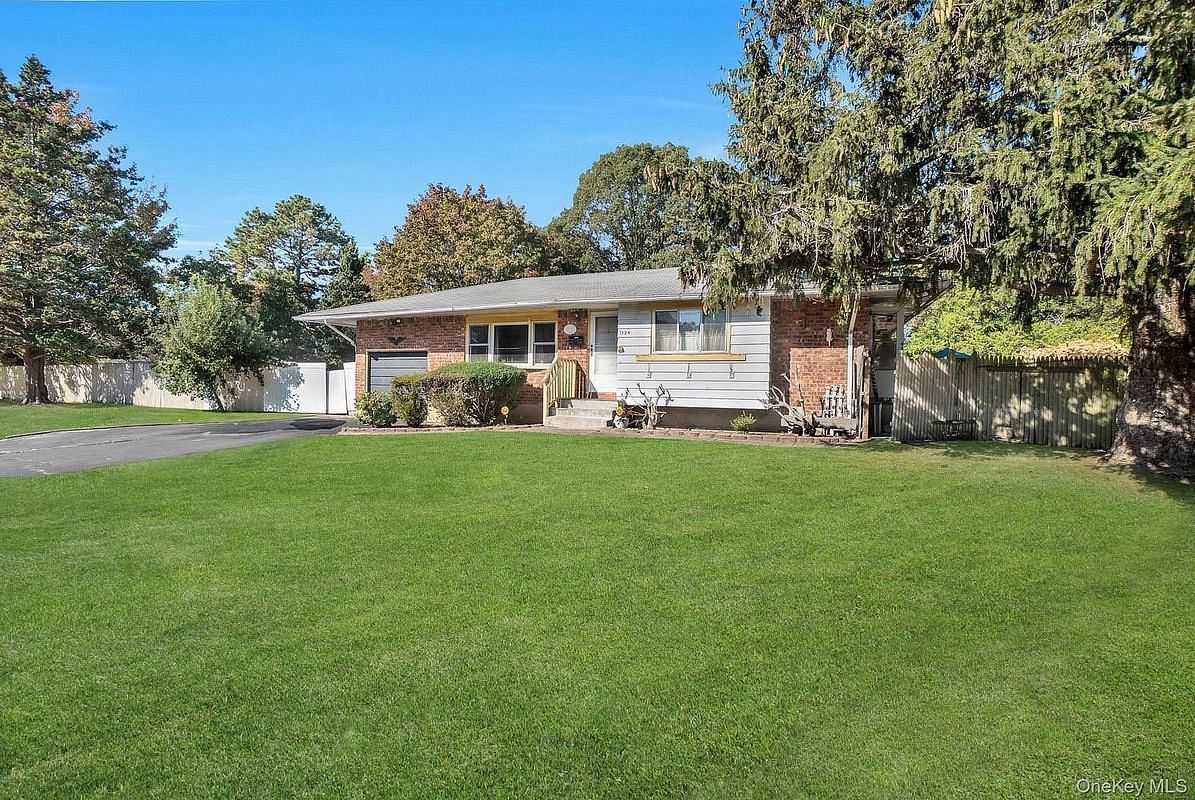 Image 1 of 26 for 1524 Pine Acres Boulevard in Long Island, Islip, NY, 11706