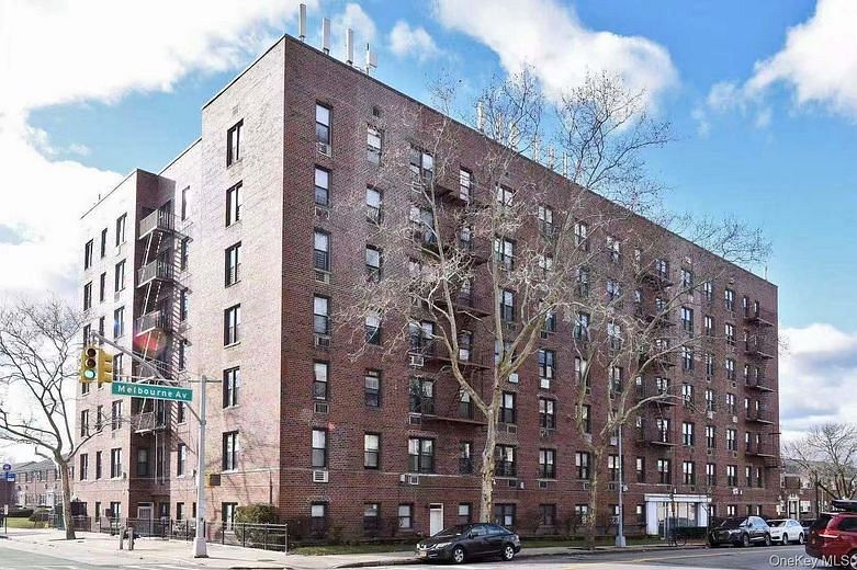 15272 Melbourne Avenue #2G