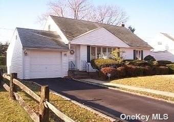 1015 Woodcliff Drive in Long Island, Franklin Square, NY 11010