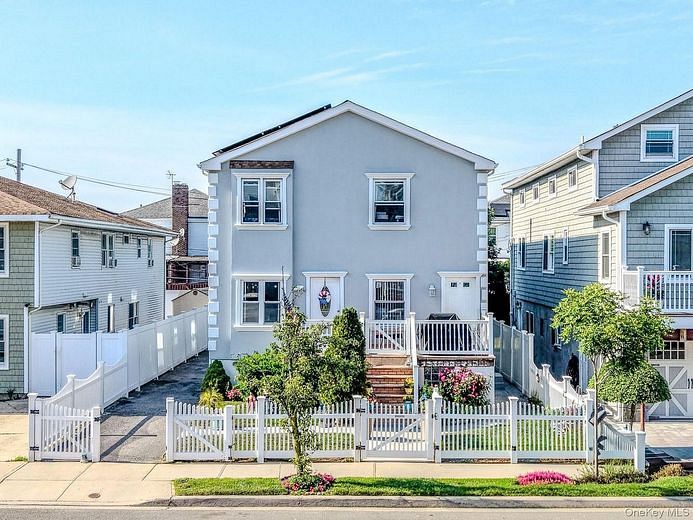 153 E Fulton Street