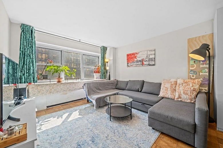 153 East 57th Street #8H