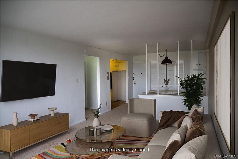 1530 E 8th Street #7B