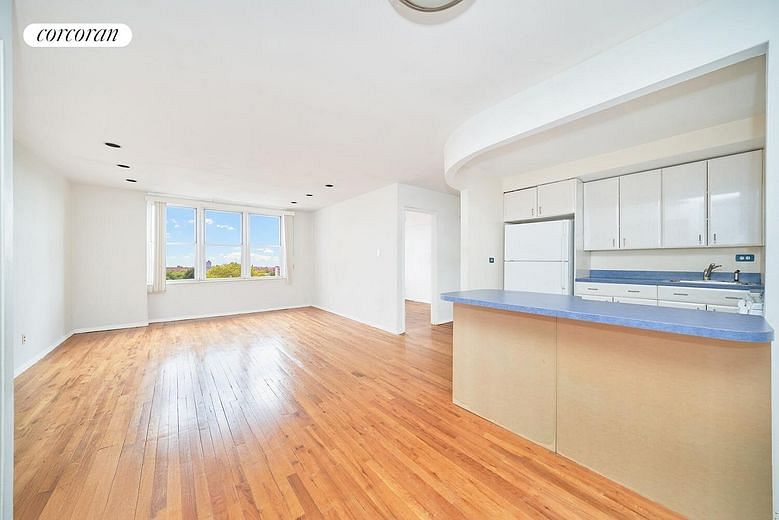 1530 East 8th Street #7M