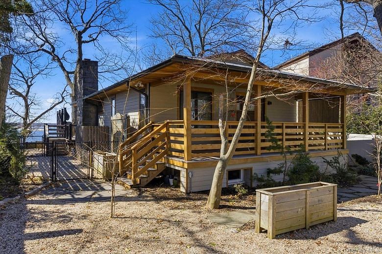 154 Eatons Neck Road