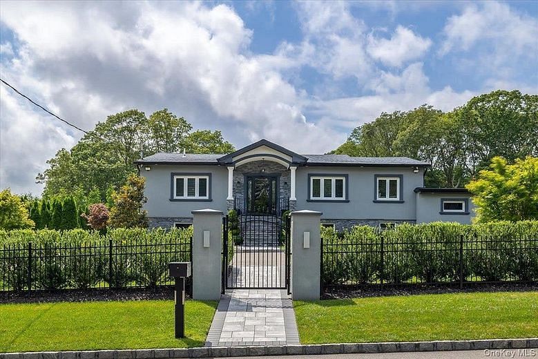 154 Mac Arthur Boulevard