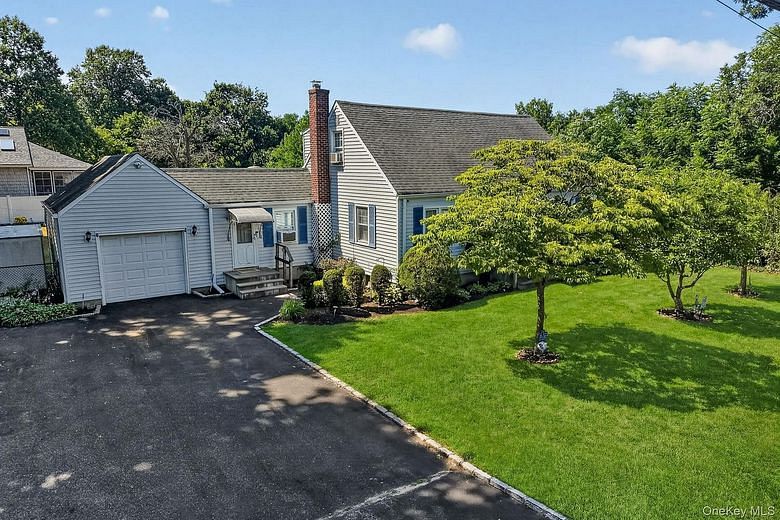 1547 Walt Whitman Road