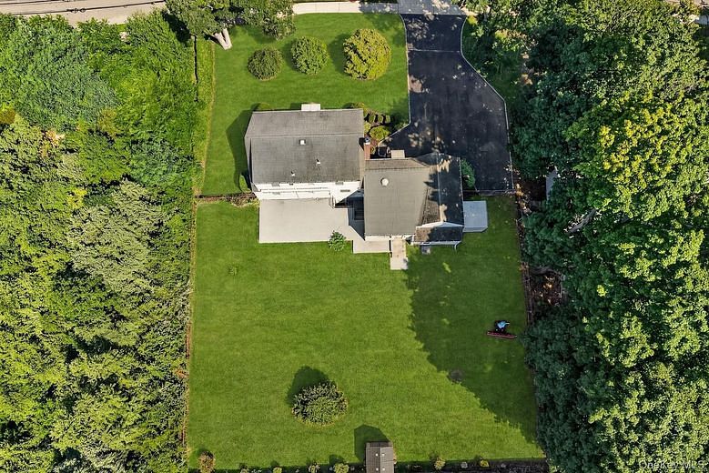 1547 Walt Whitman Road