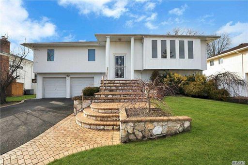 Image 1 of 28 for 14 Chestnut Drive in Long Island, Plainview, NY, 11803