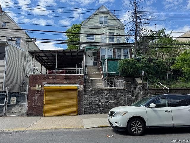 1549 & 1547(Garage) Beach Avenue